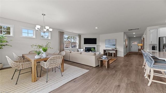 202 Mary Montrose Boulevard, Jamestown, NC 27282