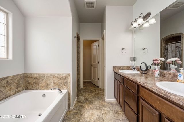 3562 Calle De Sierra, Las Cruces, NM 88012