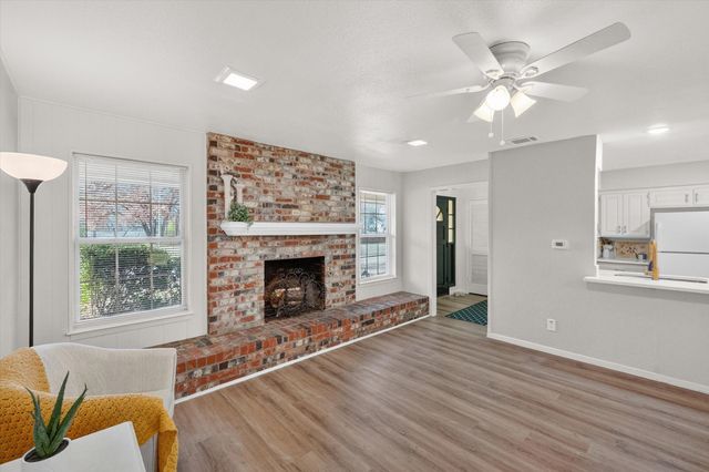 2125 Valleydale Drive, Arlington, TX 76013