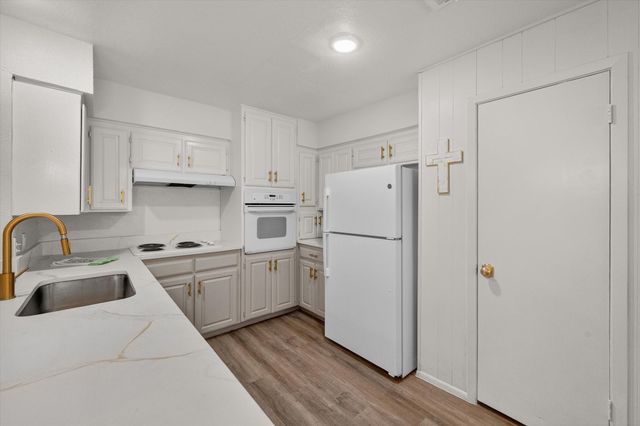 2125 Valleydale Drive, Arlington, TX 76013