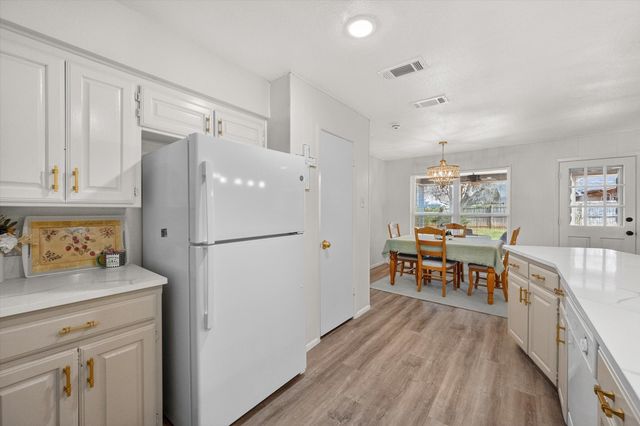 2125 Valleydale Drive, Arlington, TX 76013