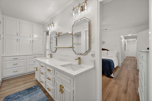 2125 Valleydale Drive, Arlington, TX 76013