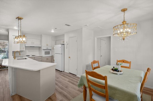 2125 Valleydale Drive, Arlington, TX 76013