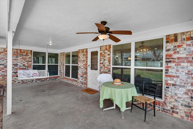 2125 Valleydale Drive, Arlington, TX 76013