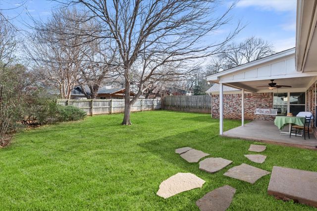 2125 Valleydale Drive, Arlington, TX 76013