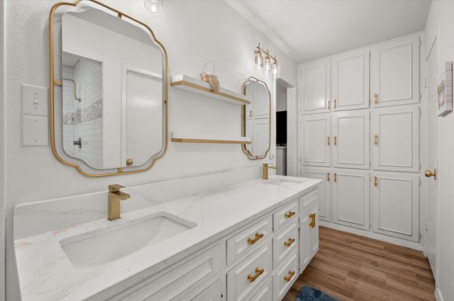 2125 Valleydale Drive, Arlington, TX 76013