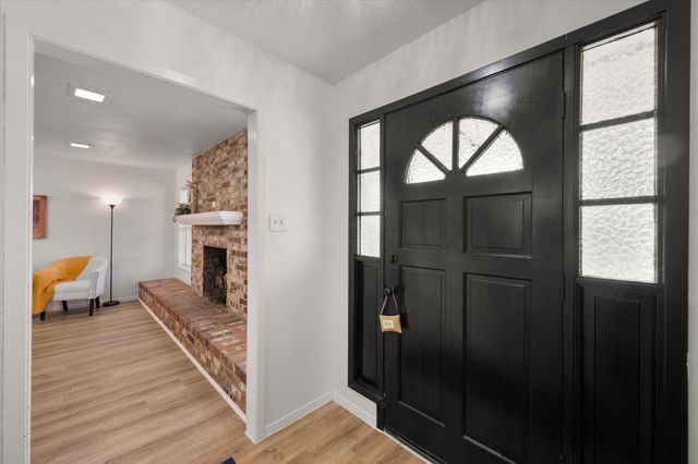 2125 Valleydale Drive, Arlington, TX 76013