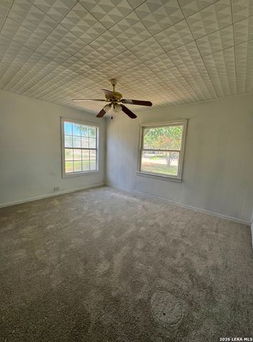 755 LINDA LOU DR, San Antonio, TX 78223