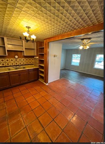 755 LINDA LOU DR, San Antonio, TX 78223