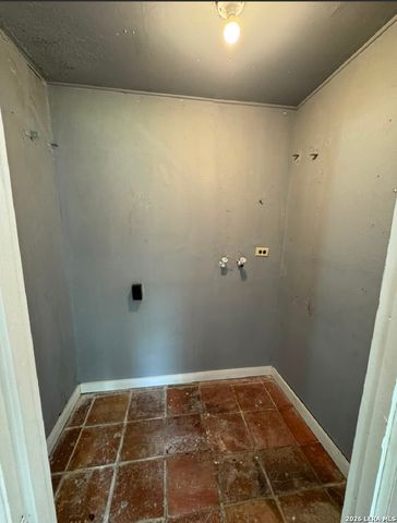 755 LINDA LOU DR, San Antonio, TX 78223