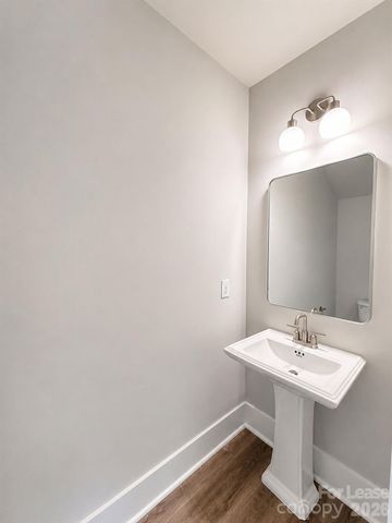 4630 Dogwood Place, Charlotte, NC 28212