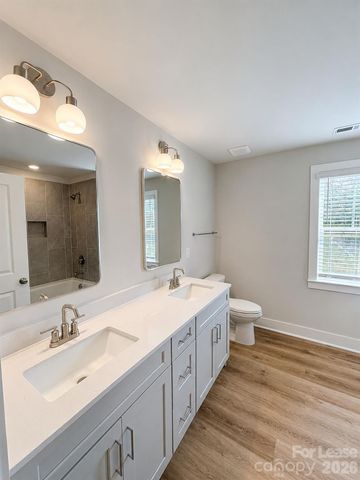 4630 Dogwood Place, Charlotte, NC 28212