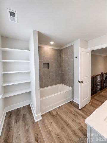 4630 Dogwood Place, Charlotte, NC 28212