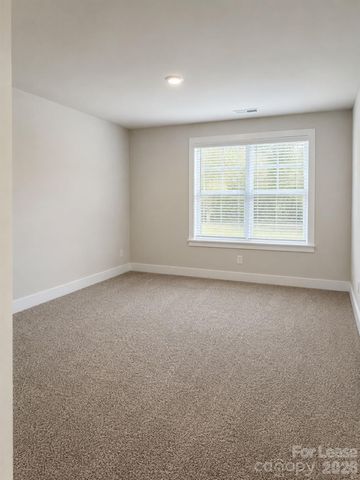 4630 Dogwood Place, Charlotte, NC 28212