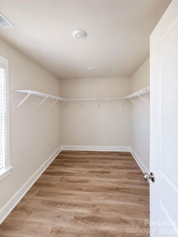 4630 Dogwood Place, Charlotte, NC 28212