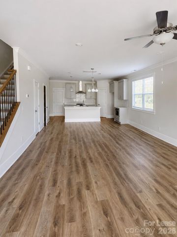 4630 Dogwood Place, Charlotte, NC 28212