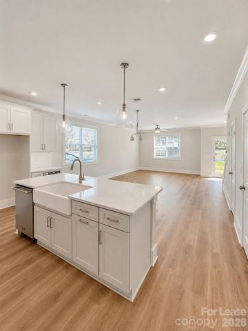 4630 Dogwood Place, Charlotte, NC 28212