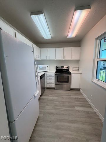 1724 Pine Valley DR 319, Fort Myers, FL 33907