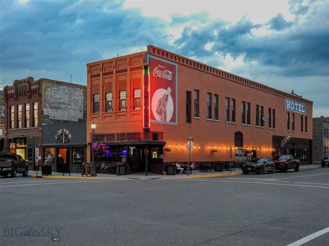102 N Main Street, Livingston, MT 59047