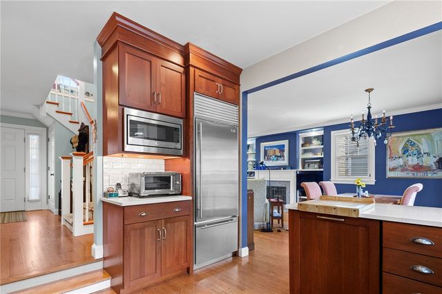 28 Pond Avenue, Newport, RI 02840