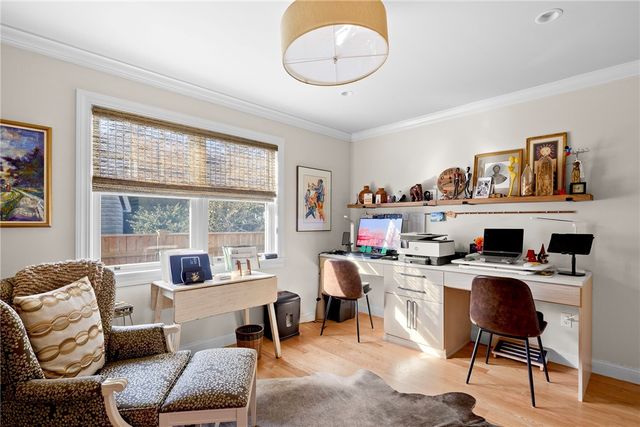 28 Pond Avenue, Newport, RI 02840