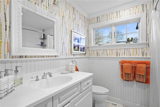 28 Pond Avenue, Newport, RI 02840