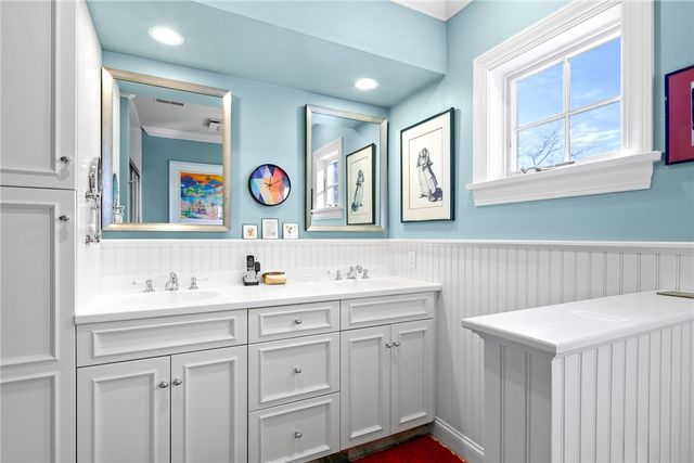 28 Pond Avenue, Newport, RI 02840