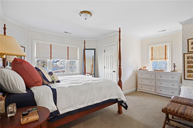 28 Pond Avenue, Newport, RI 02840