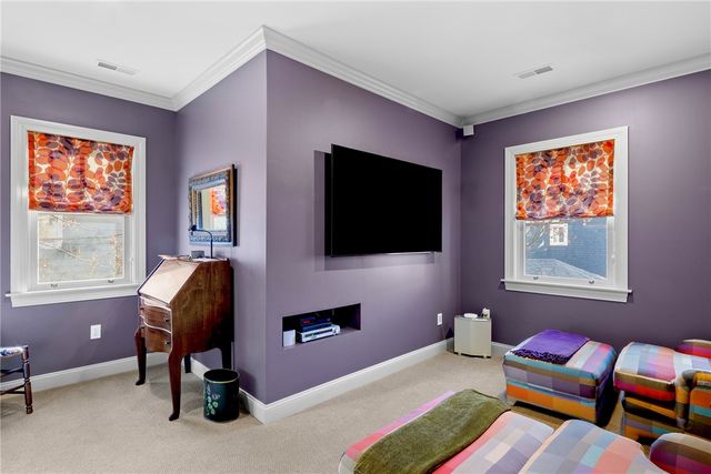 28 Pond Avenue, Newport, RI 02840