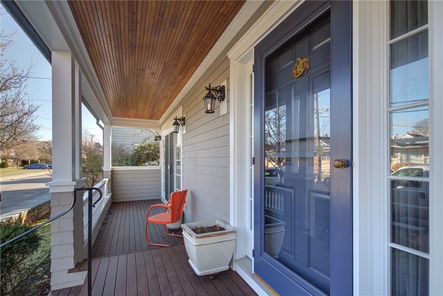 28 Pond Avenue, Newport, RI 02840