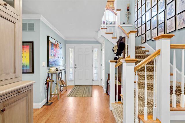 28 Pond Avenue, Newport, RI 02840