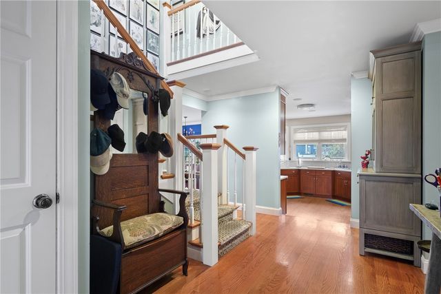 28 Pond Avenue, Newport, RI 02840