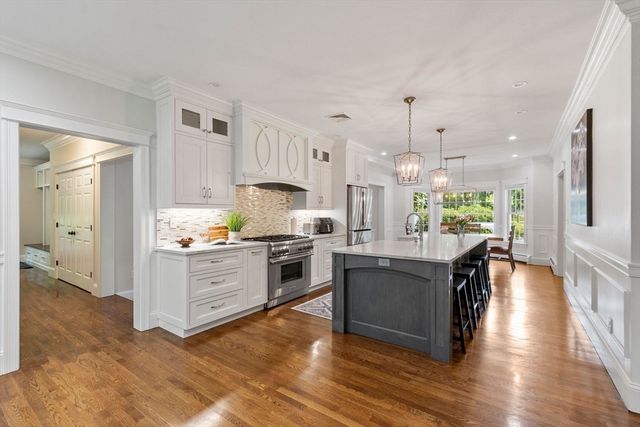 263 Elm St, Concord, MA 01742