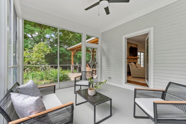 263 Elm St, Concord, MA 01742