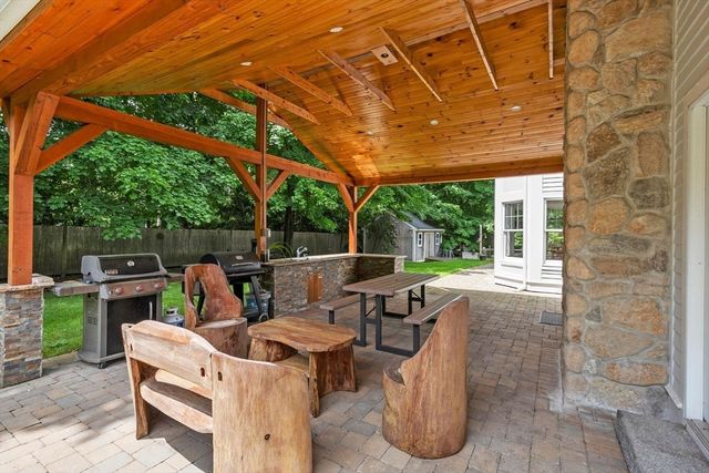 263 Elm St, Concord, MA 01742
