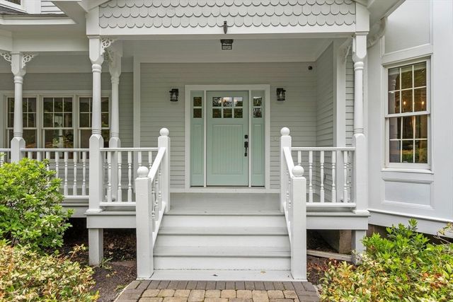 263 Elm St, Concord, MA 01742
