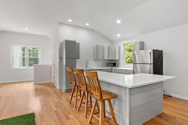 263 Elm St, Concord, MA 01742