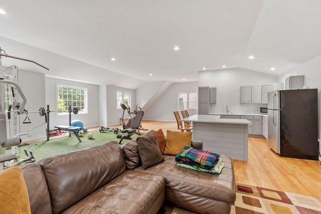 263 Elm St, Concord, MA 01742