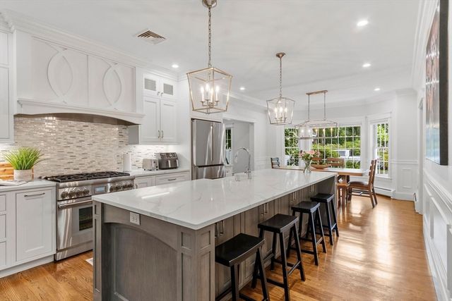 263 Elm St, Concord, MA 01742