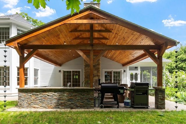 263 Elm St, Concord, MA 01742