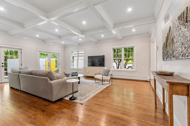 263 Elm St, Concord, MA 01742
