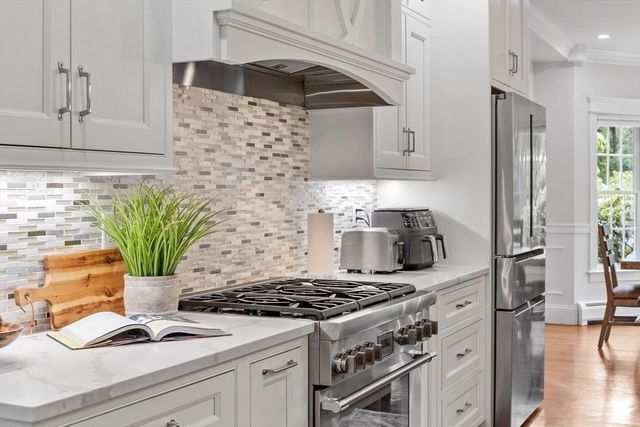263 Elm St, Concord, MA 01742