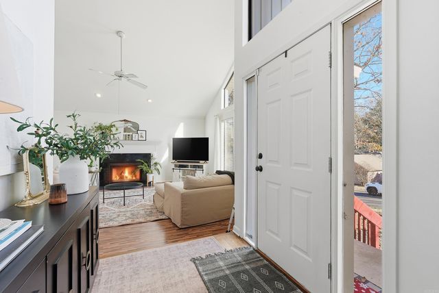 118 Cherrybark Dr, Little Rock, AR 72211