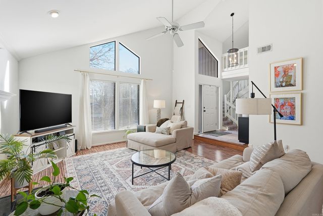 118 Cherrybark Dr, Little Rock, AR 72211