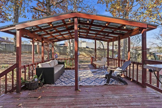 118 Cherrybark Dr, Little Rock, AR 72211