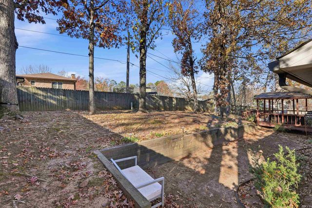 118 Cherrybark Dr, Little Rock, AR 72211