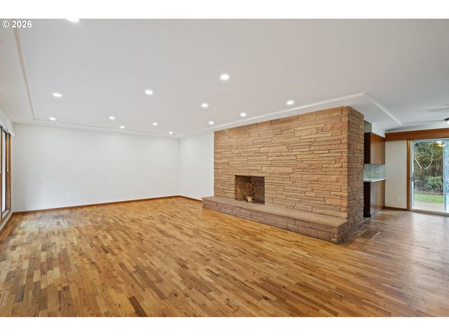 21525 Se OAK St, Gresham, OR 97030