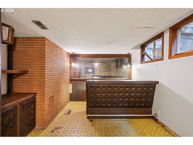 21525 Se OAK St, Gresham, OR 97030