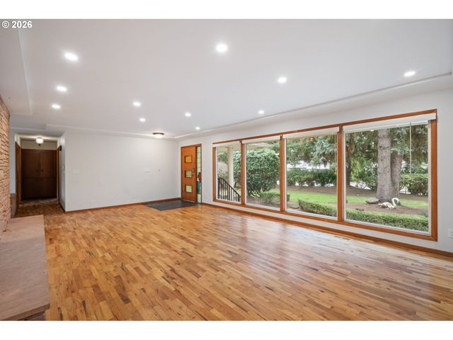 21525 Se OAK St, Gresham, OR 97030