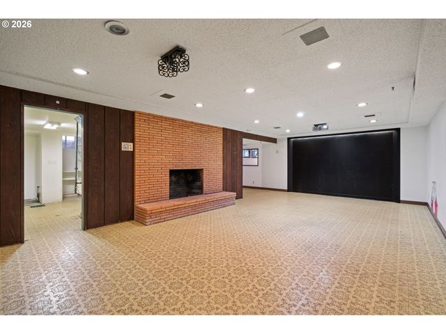 21525 Se OAK St, Gresham, OR 97030